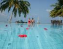 Отель Meeru Island Resort 4*. Бассейн