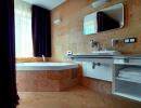 Отель "Резорт СПА и Зеленоградск" (Resort and Spa Zelenogradsk) . Двухместный номер "Джуниор Сьют" ванная комната